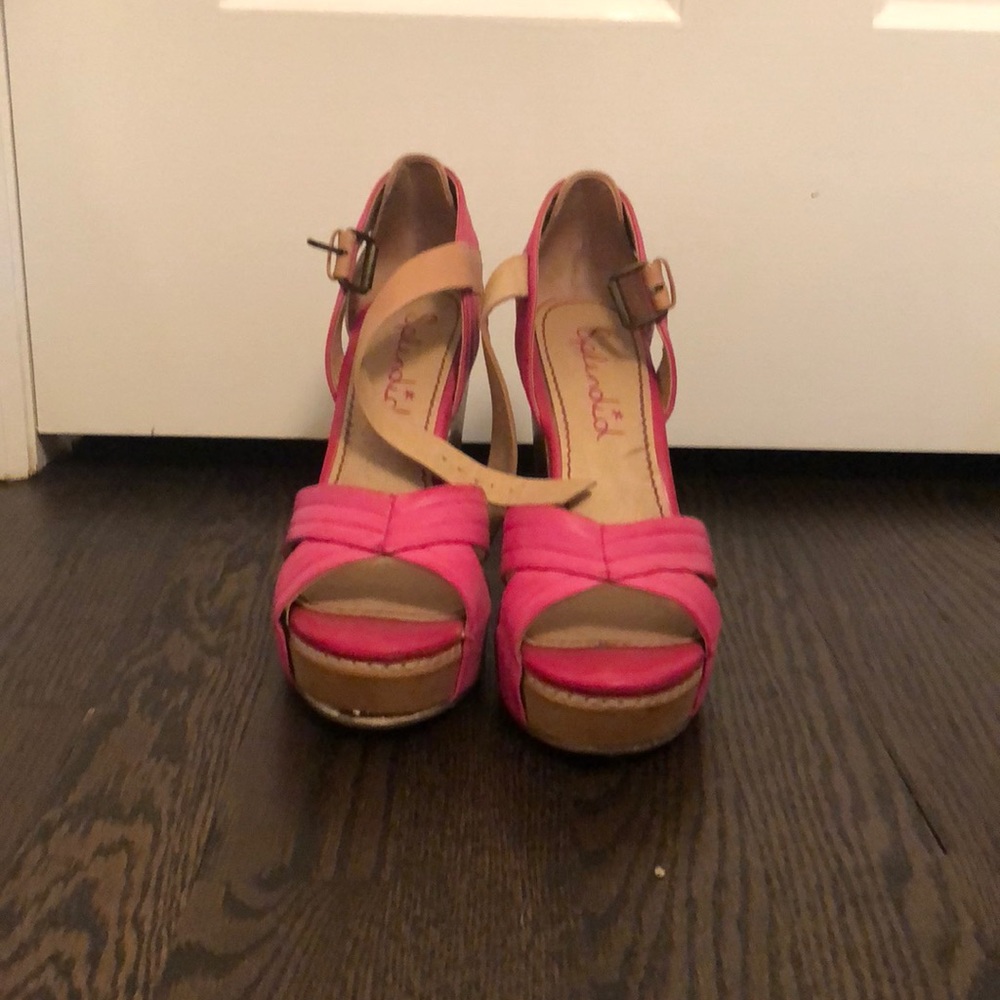 Pink wedges